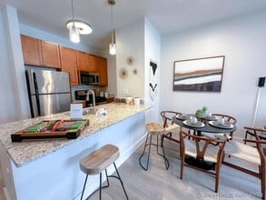 Building Photo - 180 Broad St