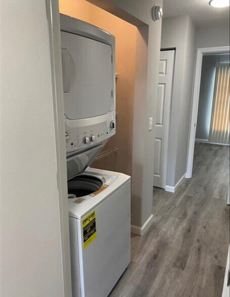 Building Photo - 2853 Stillwell Ct