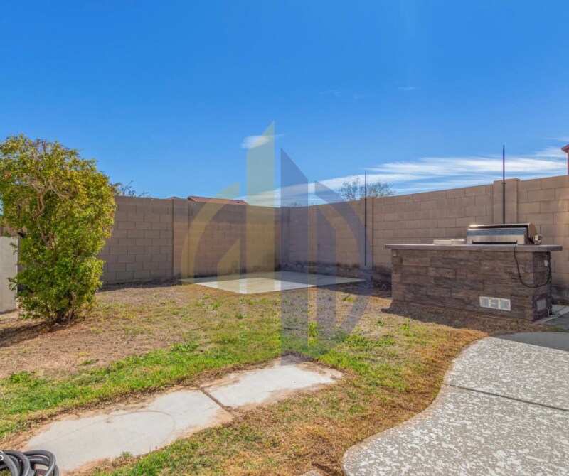Building Photo - 697 W Oak Tree Ln