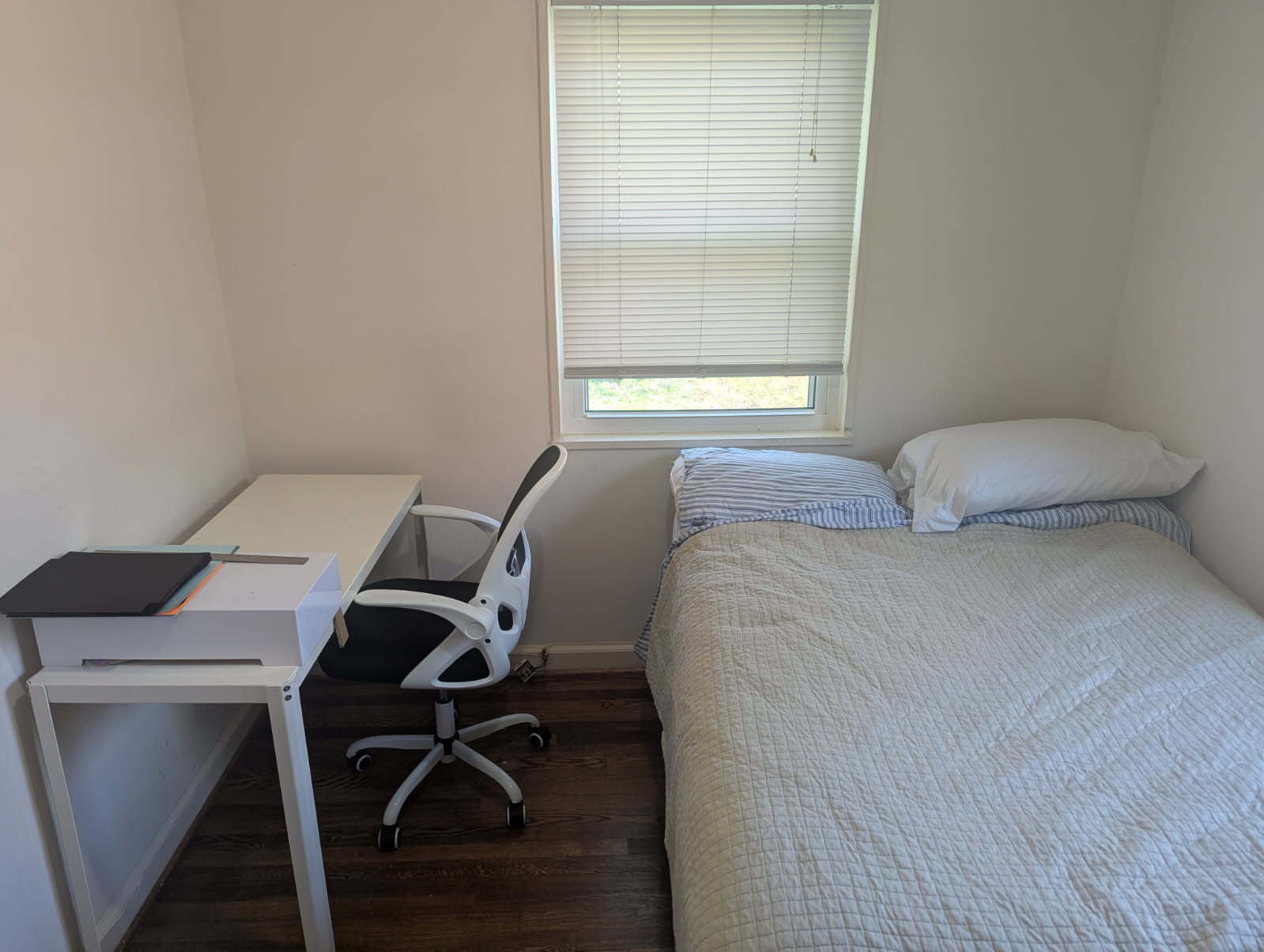 Building Photo - 5609 6th St S