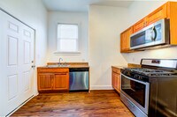 Building Photo - Awesome building with 2 great apartments in the South Side Slopes/Allentown