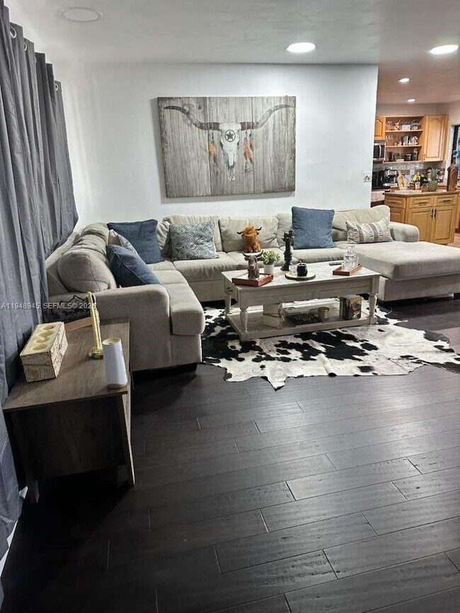 Building Photo - 2827 McKinley St