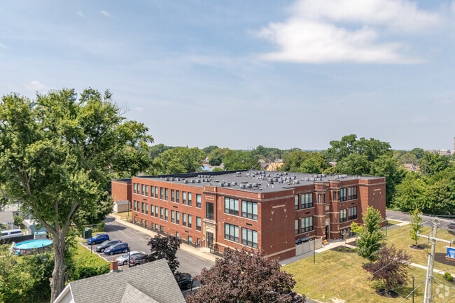 Building Photo - Willow Commons Apartments