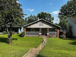 Building Photo - MOVE IN SPECIAL!! FIRST MONTH FREE!