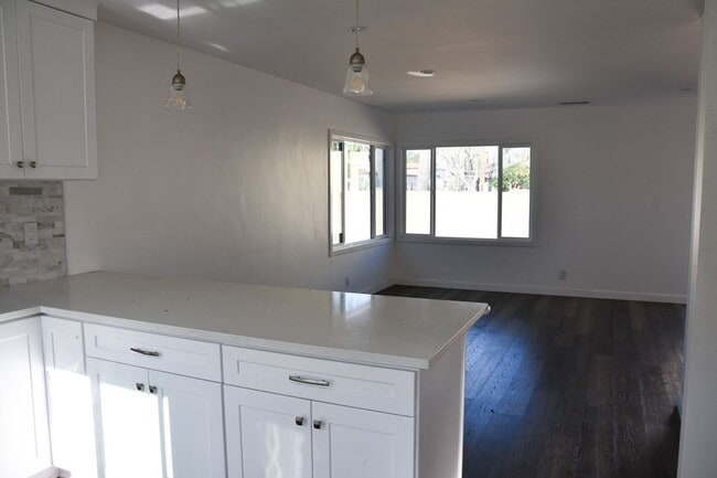 Building Photo - Jameson (167-169)