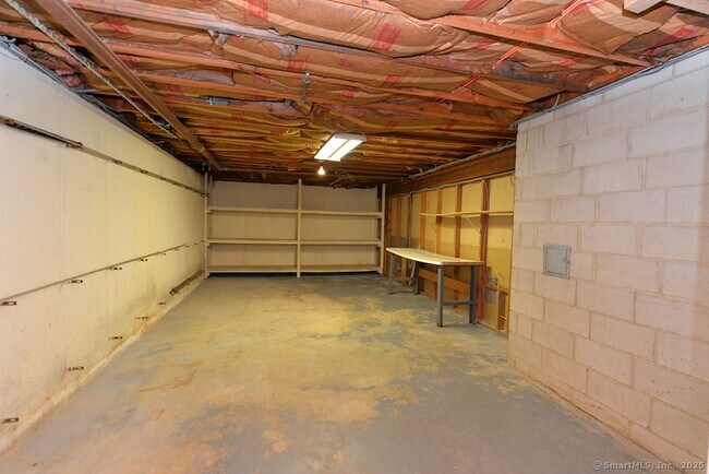 Building Photo - 62 Candlewood Lake Rd