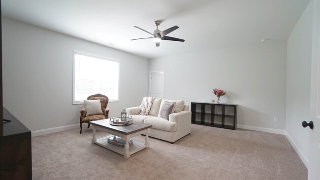 Building Photo - 329 Sparrow Rdg Dr