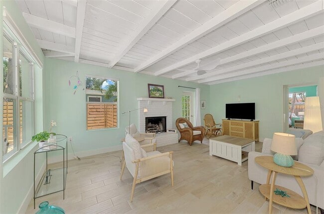 Building Photo - 5253 Avenida Del Mare