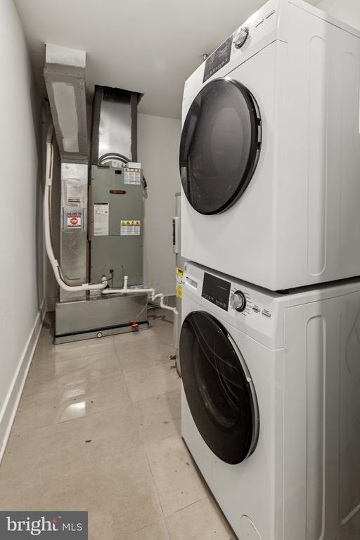 Building Photo - 814 N Uber St