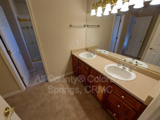 Building Photo - 5035 Langdale Way
