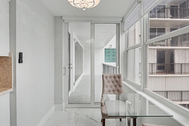 Building Photo - 4280 Galt Ocean Dr