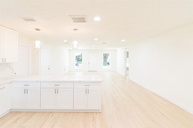 Building Photo - 13619 Elm Ct