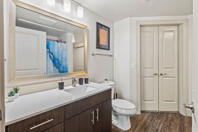 Building Photo - 10550 N Central Expy