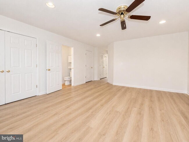 Building Photo - 2456 Covered Wagon Ct