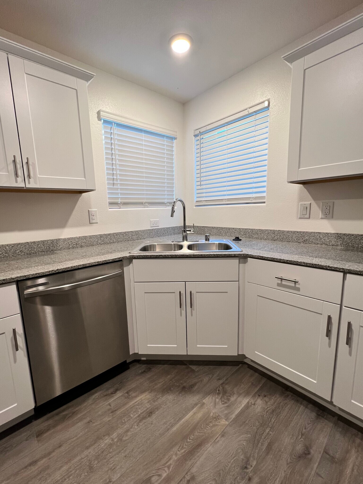 Building Photo - 12185 Scarlet Ember Rd