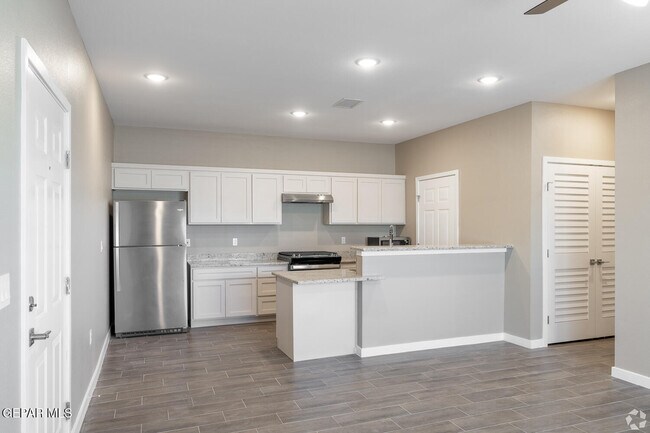 Building Photo - 9779 McCombs St
