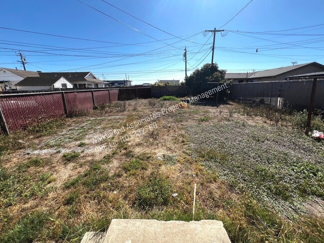 Building Photo - 554 Campodonico Ave