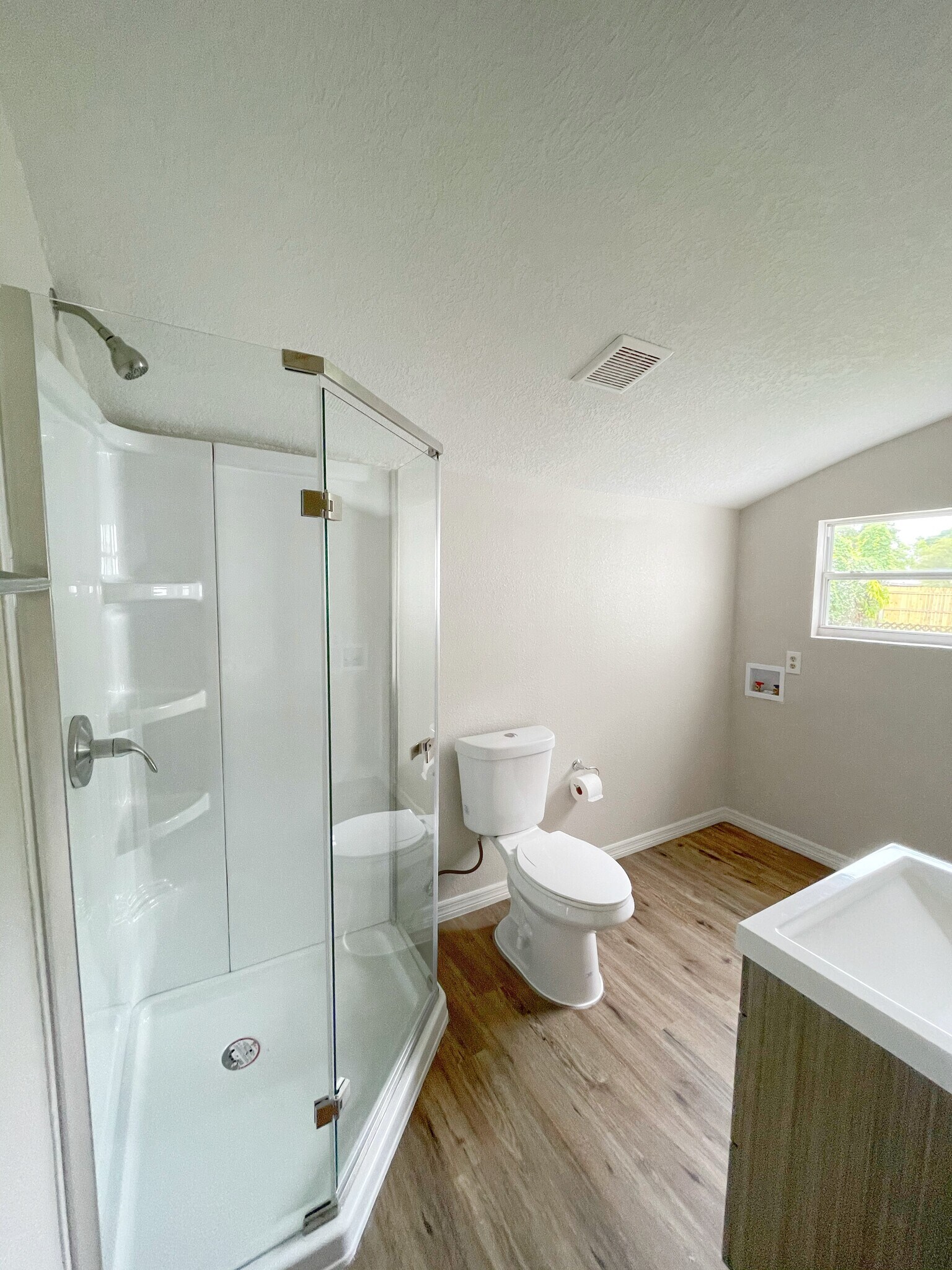 Building Photo - 804 NW 1st Ave