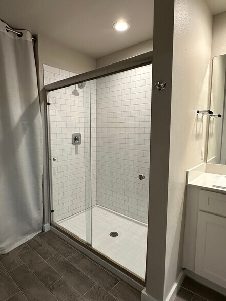 Master shower - 75 Windsor Ct