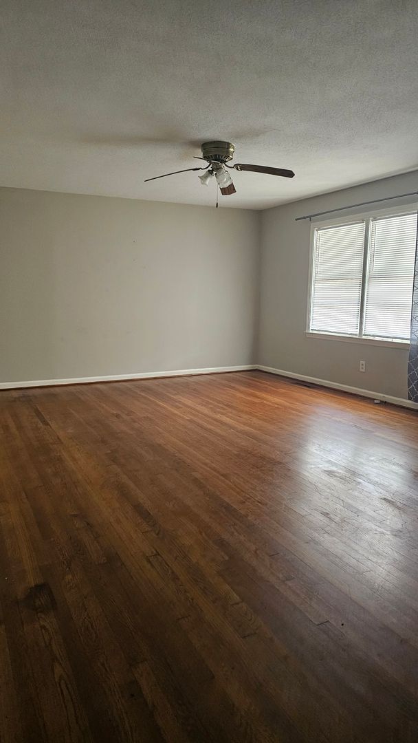 Building Photo - 2214 Jerry Jones Dr