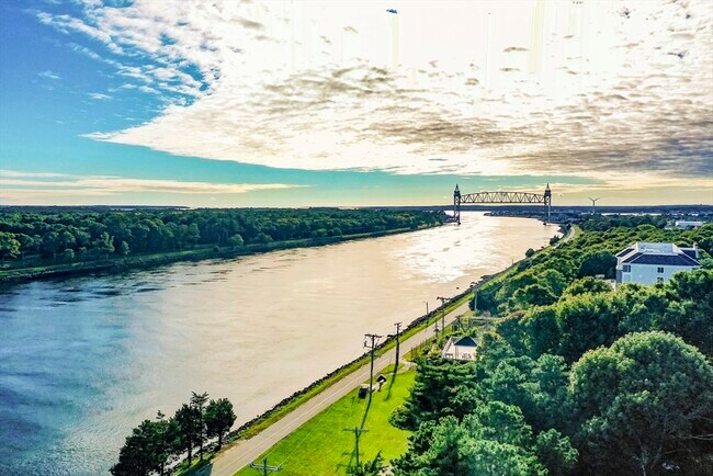 Building Photo - 49 Main St