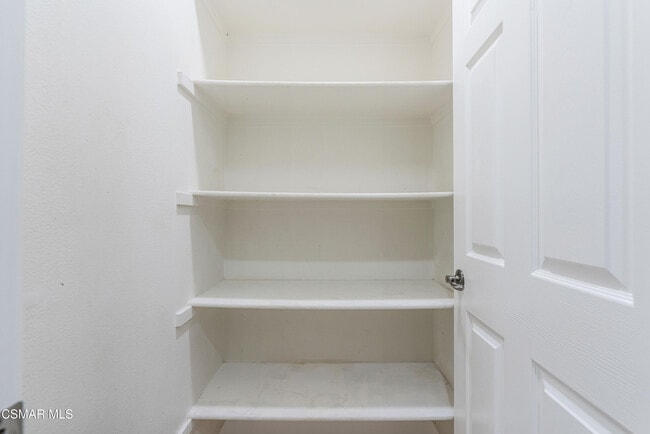 Building Photo - 504 Rustic Hills Dr