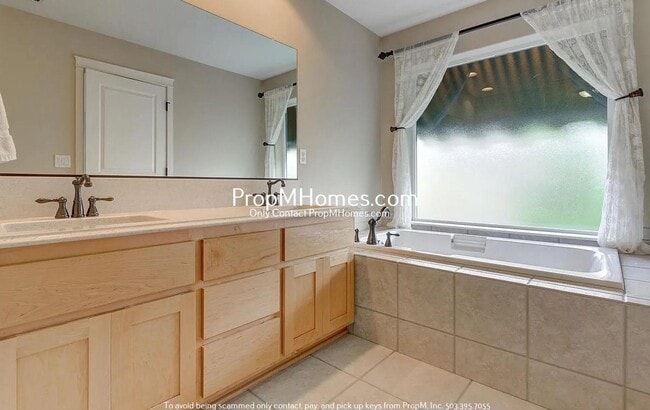 Building Photo - Luxury Four Bedroom Home in King City!
