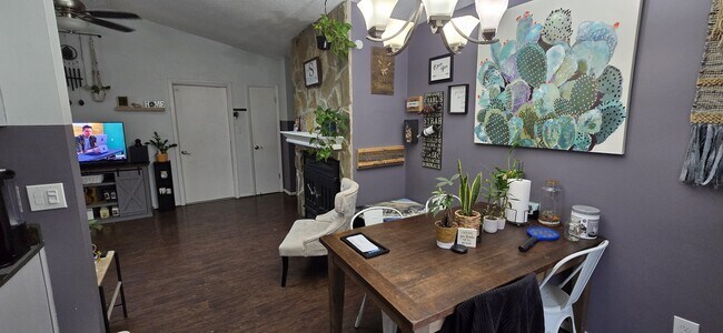 Dining area - 1261 Eaglewood Dr