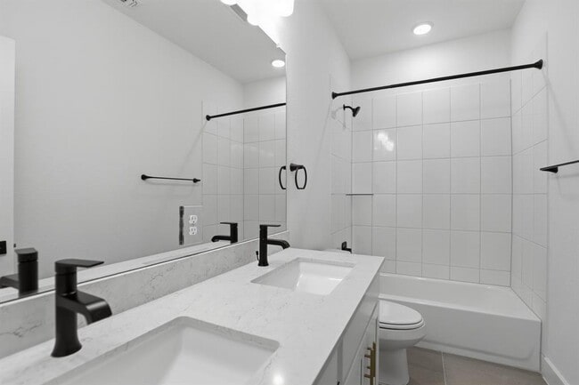 Building Photo - 881 Prominence Wy