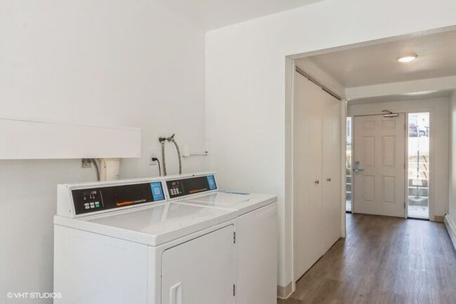 Building Photo - $995 | 2 Bedroom, 1 Bathroom Apartment | No Pets | Available for August 1st, 2026 Move In!