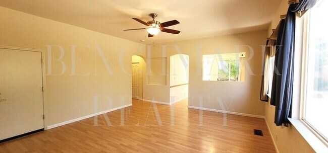 Building Photo - Beautiful 3 bedroom 2 bath plus 2 car garage in Damonte Ranch with New Carpet & Paint