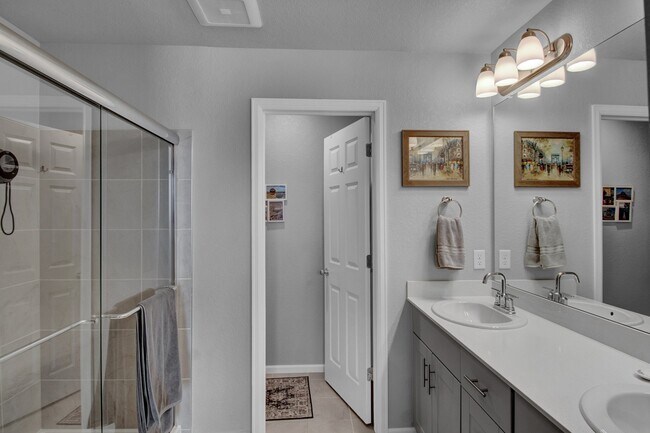 Building Photo - 12121 W 57th Dr