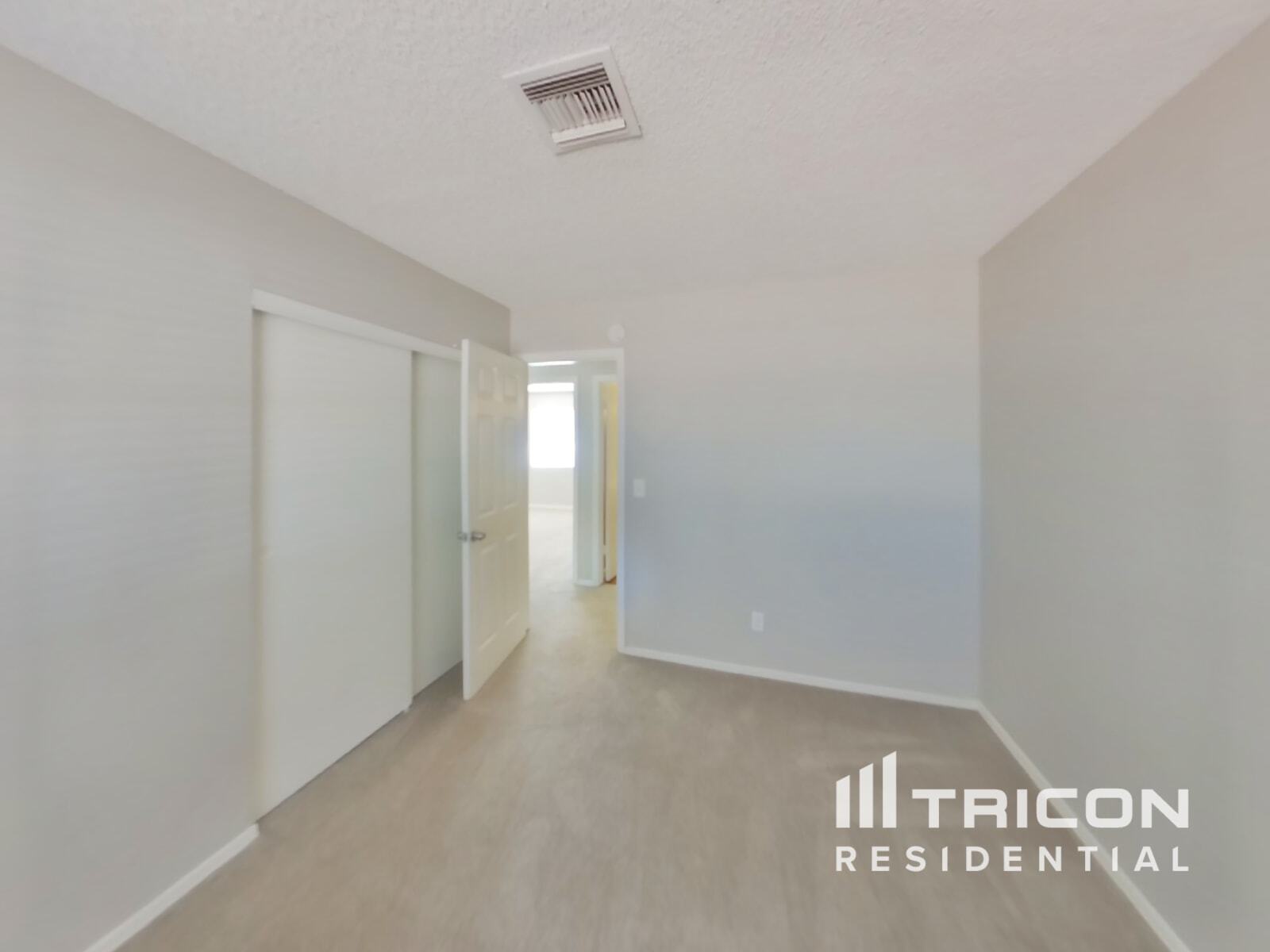 Building Photo - 8931 W Cinnabar Ave