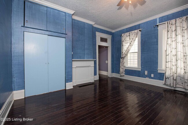 Building Photo - 933 Vine St