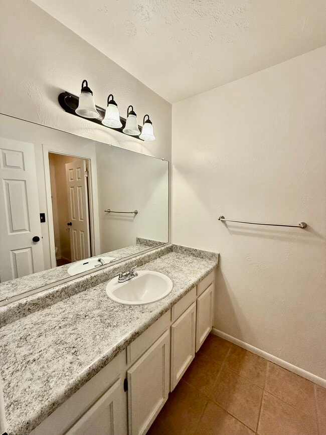 Building Photo - 11152 S Lyndbrook Way