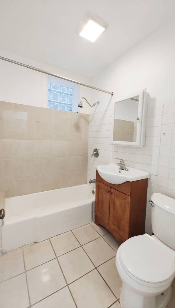 Building Photo - 3137 W 42nd St