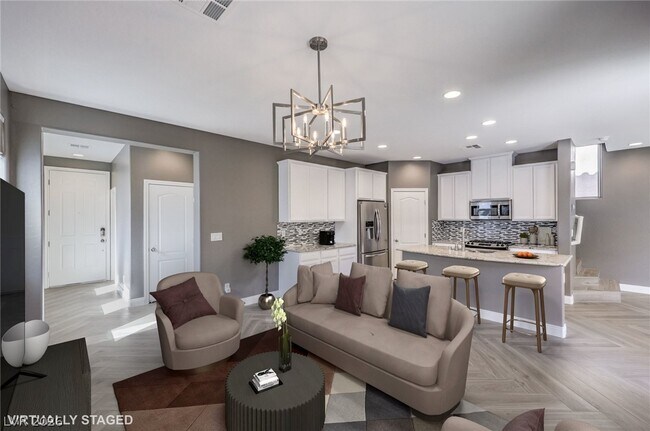 Building Photo - 12420 Pinetina St