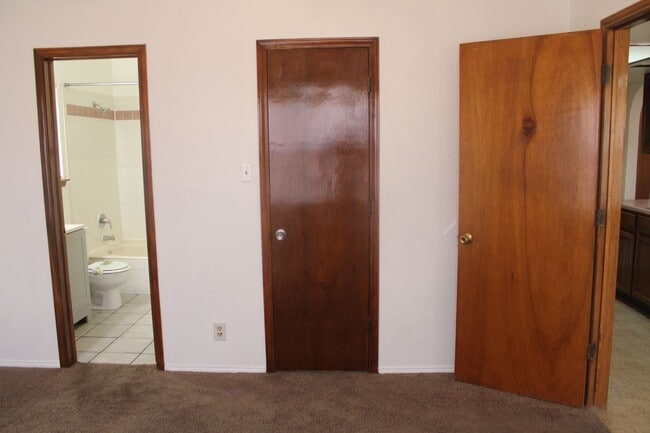 Building Photo - 1472 Sierra De Oro Dr