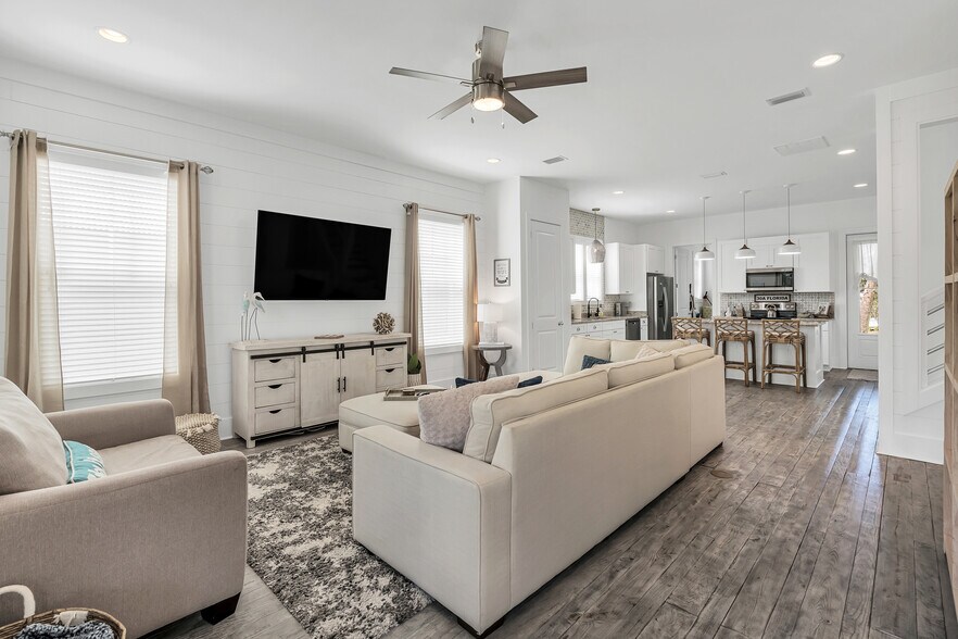 Building Photo - 35 Abbie Rd