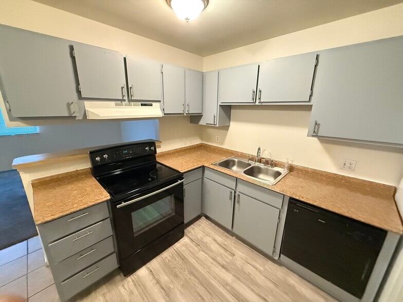 Building Photo - 4185 Solteros St