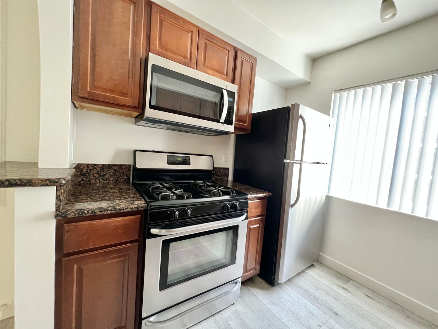 Building Photo - 3728 S Bentley Ave