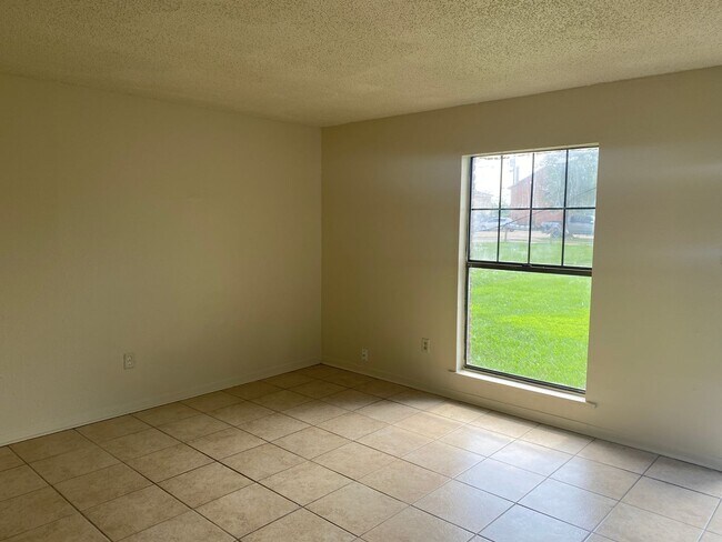 Building Photo - 1658 Starboard Dr