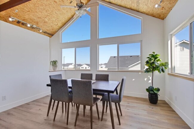 Building Photo - 4611 S Merrivale Pl