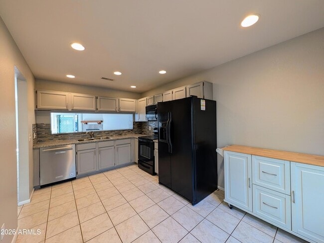 Building Photo - 4114 E Union Hills Dr