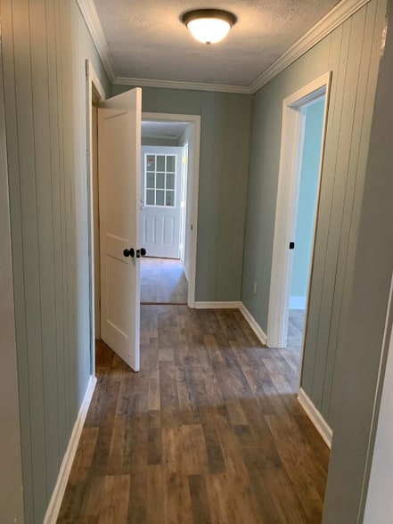 Building Photo - 520 5th St