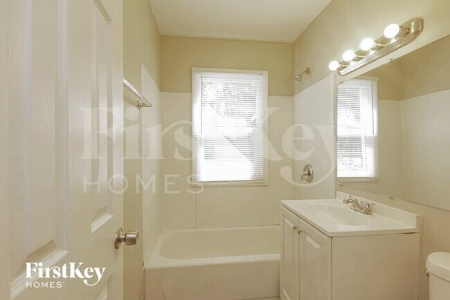 Building Photo - 629 Turkey Run Dr