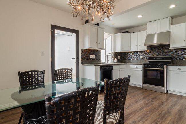 kitchen/dining area - 7384 W 85th St