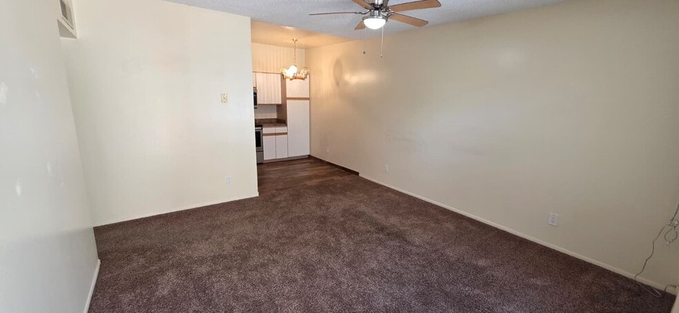 Building Photo - 1041 N Mesa Dr