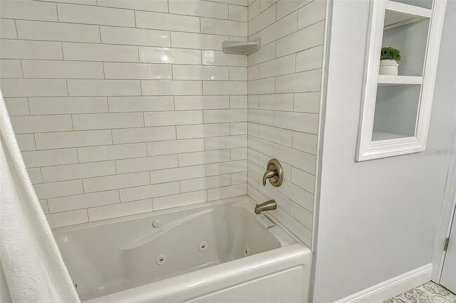 Building Photo - 4852 Featherbed Ln