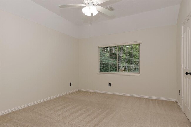 Building Photo - 14 Filigree Pines Pl